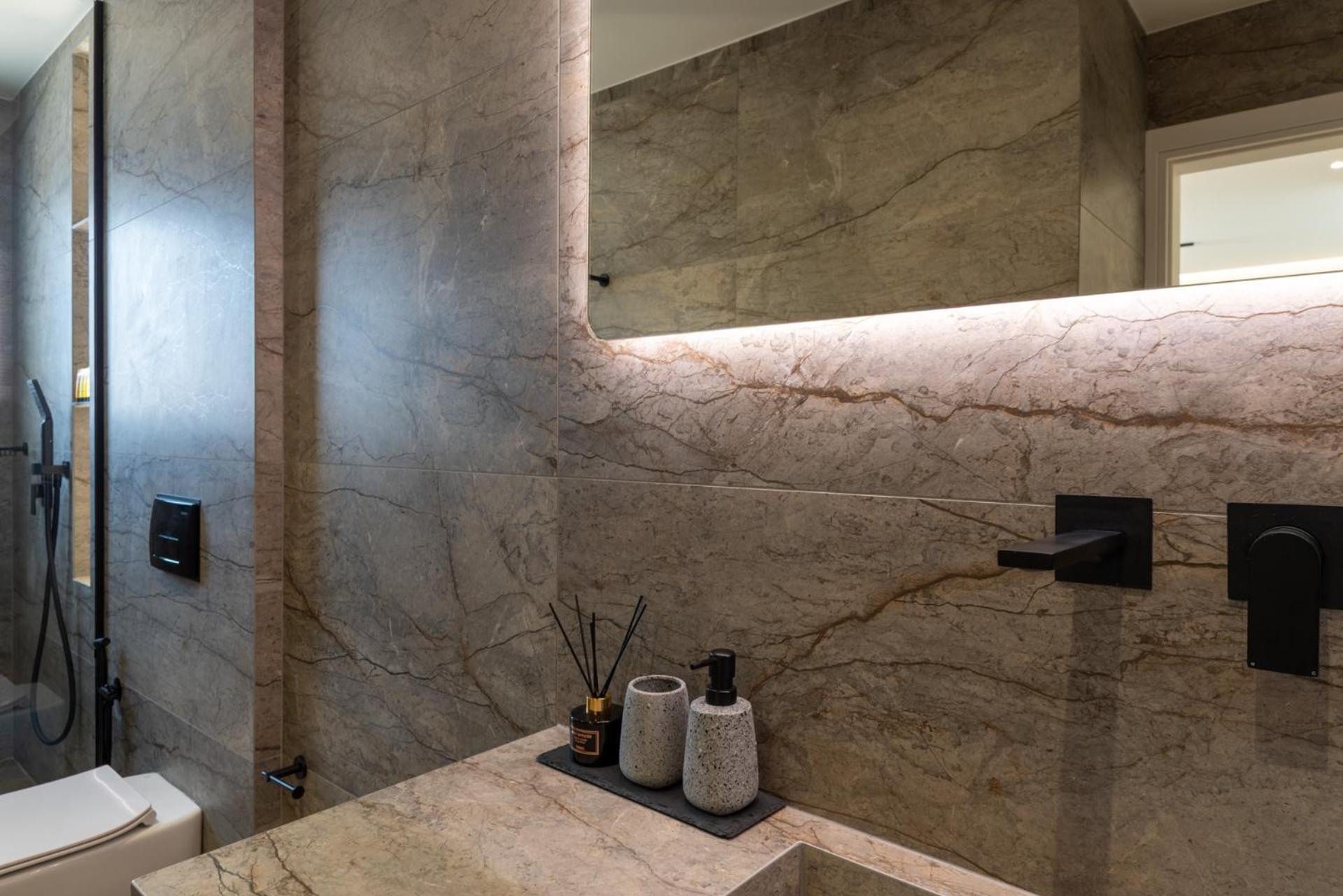 Irisma Luxury With Private Pool Apartment *
