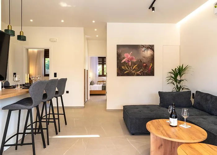 Irisma Luxury Villa With Private Pool